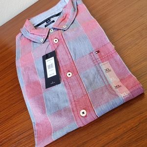 Tommy Hilfiger mens custom fit sleeve shirt